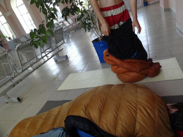 dans la gare de drujihino