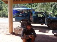 la on est plus en stop, on va avec xavier dans la foret chez une famille lao